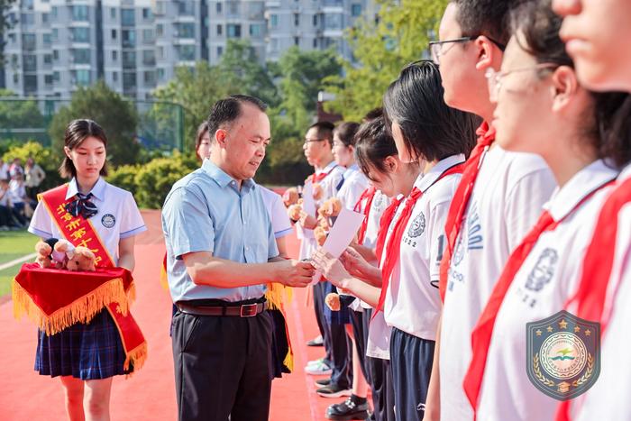 北京十八中实验学校迎来首次开学典礼
