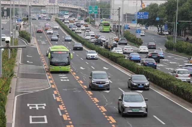 警探号｜北京公交专用道第二批优化调整的首个周末交通情况如何 记者现场探访