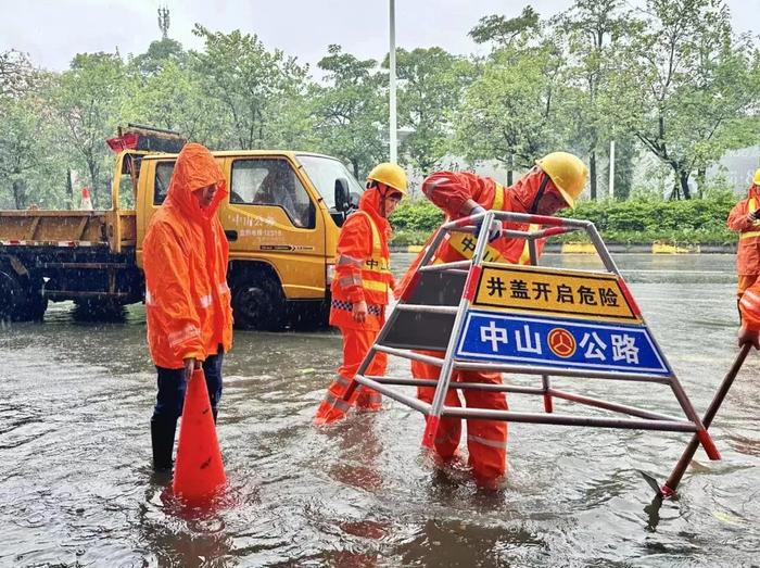 中山迎战台风“苏拉”现场实录！