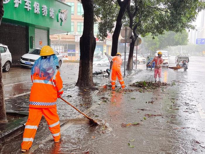 中山迎战台风“苏拉”现场实录！