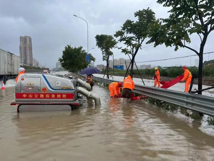 中山迎战台风“苏拉”现场实录！