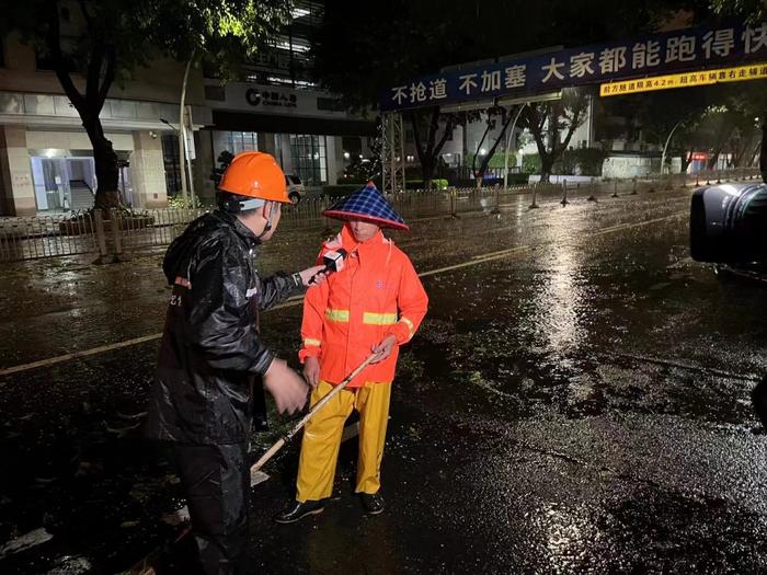 中山迎战台风“苏拉”现场实录！