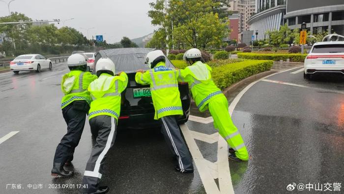 中山迎战台风“苏拉”现场实录！