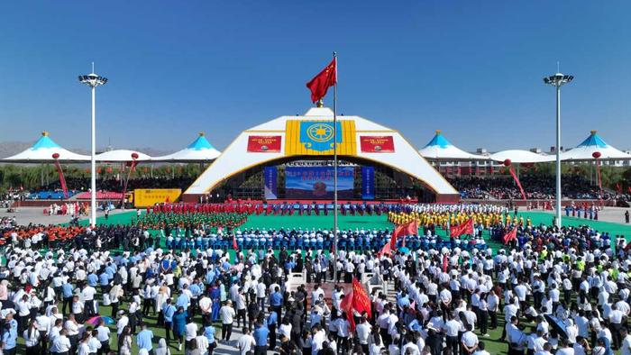 中国观赏石博览会在内蒙古乌拉特后旗举办