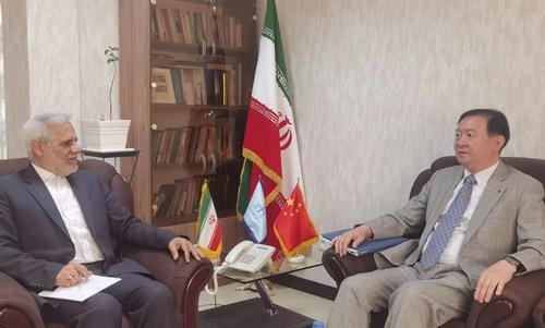 驻伊朗大使常华拜会伊司法部副部长贾拉里扬