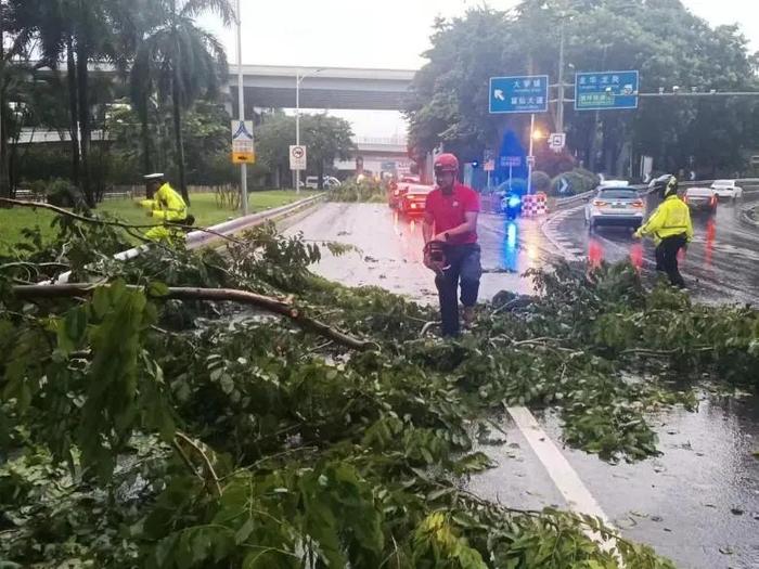 物企抗台风｜战“苏拉” ：台风暴雨中物业人的暖心事