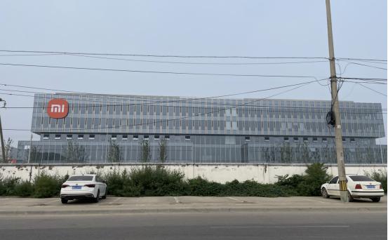 实探小米汽车工厂：投产在即单日应聘超百人 京东、顺丰“让位”二期工程