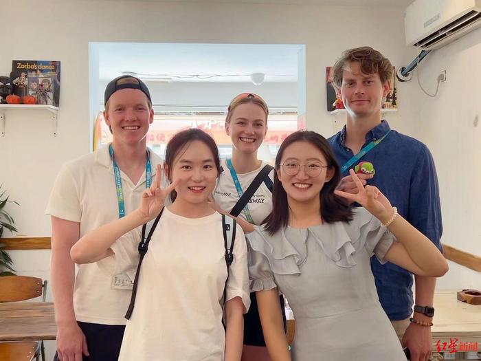 成都大运会后结成的跨国“饭搭子”：运动员在挪威做番茄炒蛋，志愿者在中国帮忙翻译菜谱
