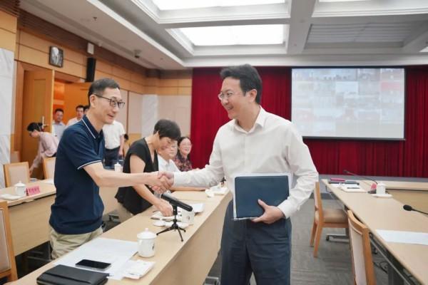 奉贤区政府常务会议研究农村集体经营性建设用地入市试点管理办法及相关工作