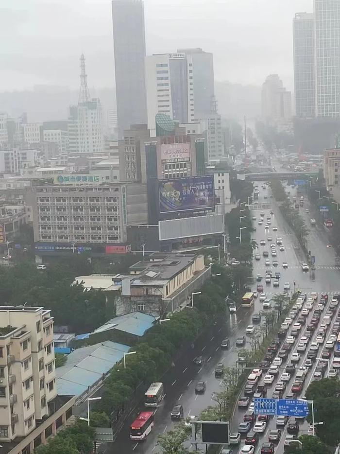 警惕台风“海葵”残余环流影响！广东多地暴雨预警！佛山的雨要持续至……