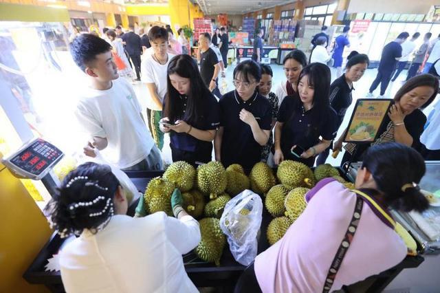 榴莲爱好者有口福 北京新发地国际榴莲馆正式开馆