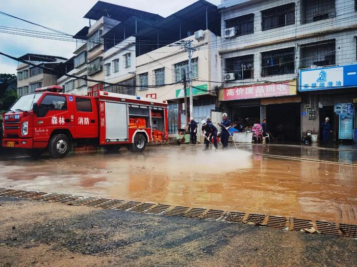 珠三角历史性暴雨仍在持续，又是台风惹的祸？