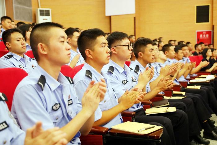 专家面对面，四川司法警官职业学院讲好“开学第一课”