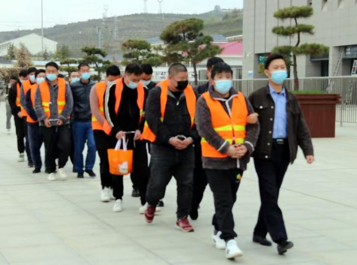 【甘快看】全国集群战役，打响！兰州警方揭露“涉黄”小卡片背后的真相