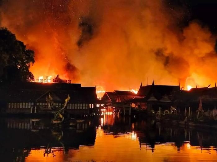 泰国知名旅游景点发生严重火灾！现场视频