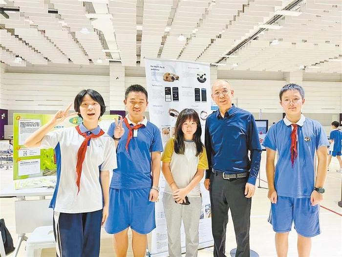 深圳13岁中学生创办AI-Button公益学习平台 小小枢纽连接起教育与公益