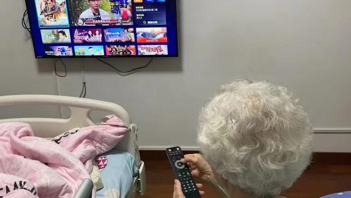 老人看个电视为啥那么难！上海子女无奈：父母的愿望很简单...能解决吗？最新答复→