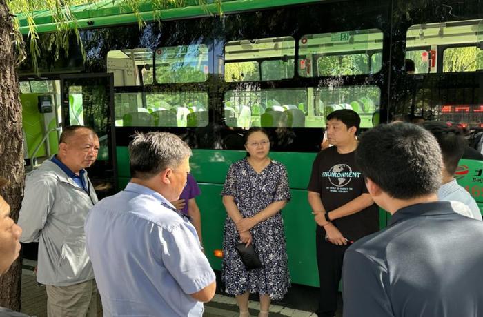 海淀：守护学生上下学交通安全 护航海淀师生顺利返校