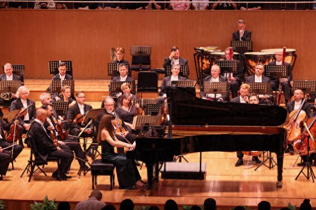 观众带乐谱听音乐会，肖邦国际钢琴比赛中国评委陈萨：好现象