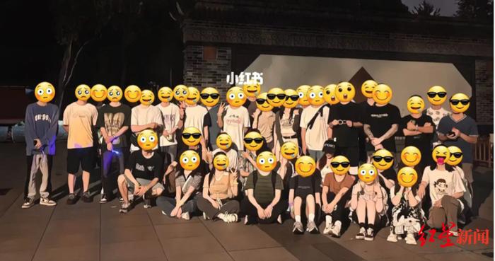 ▲有网友在社交媒体上分享“线下躲猫猫”活动