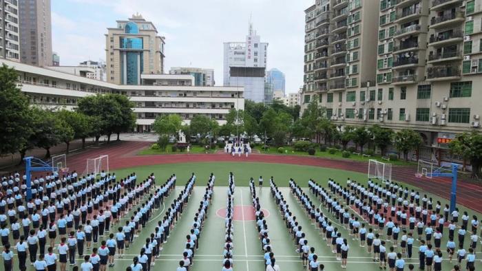 下周一“向国旗敬礼——中小学升旗仪式”的主题是……