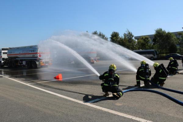 省运管局组织开展国际道路液化石油气运输事故应急演练