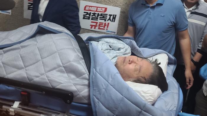 9月18日,李在明因健康恶化被送医