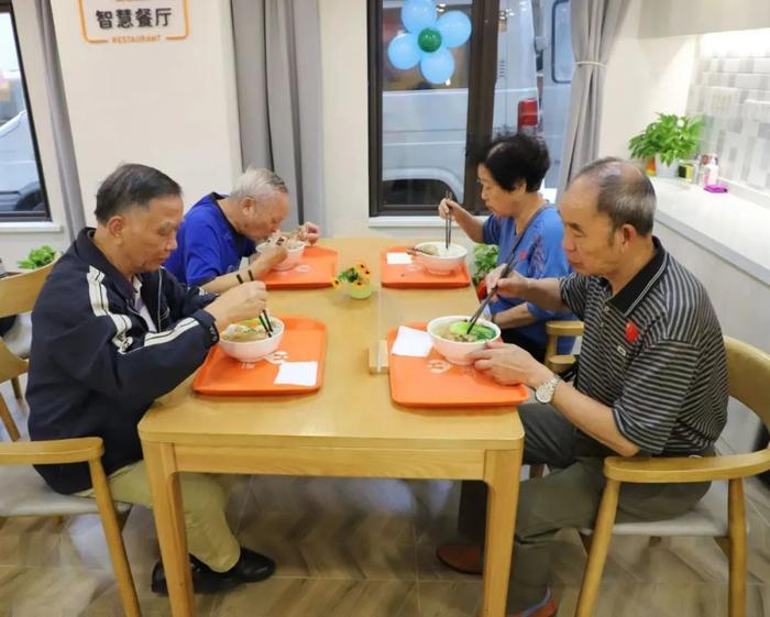 好吃不贵！探秘长宁这些凭“食”力出圈的长者食堂