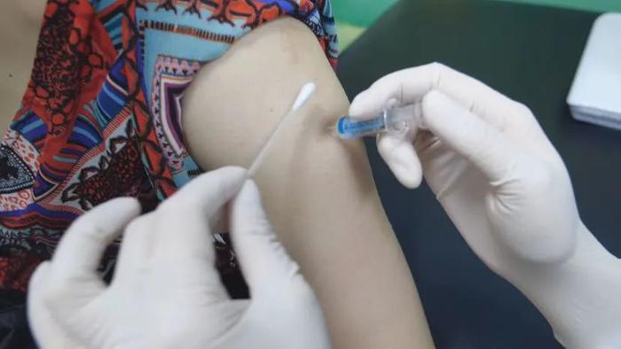 浦东流感疫苗开打，市民可线上线下预约接种