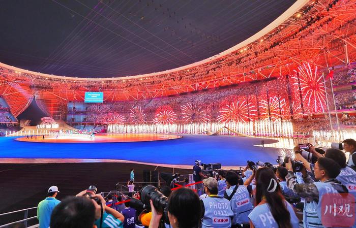 科技与艺术双向奔赴 杭州亚运会开幕式“潮”在哪里？
