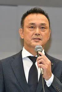 · 新社长和泉信二。