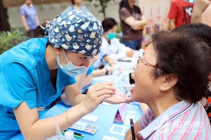 磨刀、补鞋、配钥匙……上海物业打造“橙意服务”特色品牌，让便民服务走进老小区