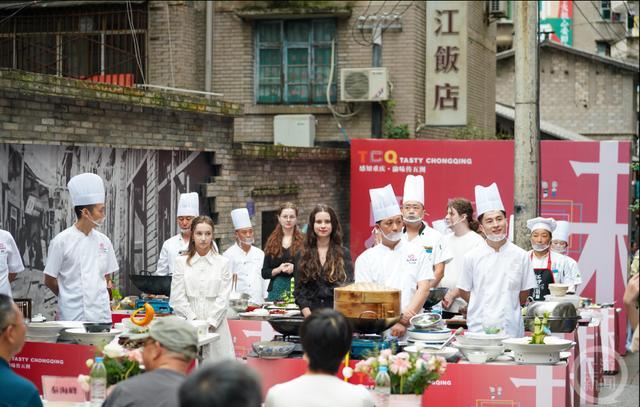 渝味传五洲，波兰留学生学做忠县美食