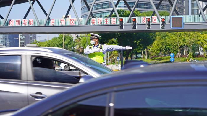 “一点一方案”普陀警方启动高等级勤务 全力护航中秋、国庆假期城市运行安全稳定