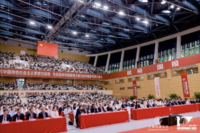 上海科技大学迎来10岁生日，这所“年轻”的学校走出了一条成熟的科研之路