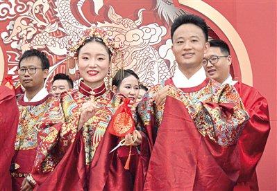 深圳建设工会“娘家人”打造浪漫集体婚礼
