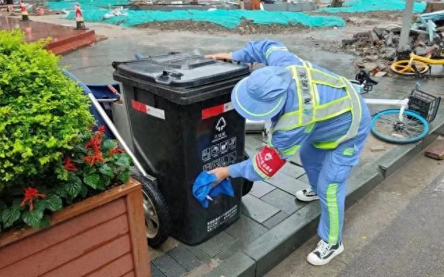 国庆中秋双节同庆 本市环卫部门全力保障市容环境卫生整洁