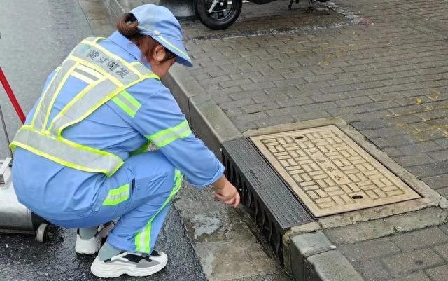 国庆中秋双节同庆 本市环卫部门全力保障市容环境卫生整洁