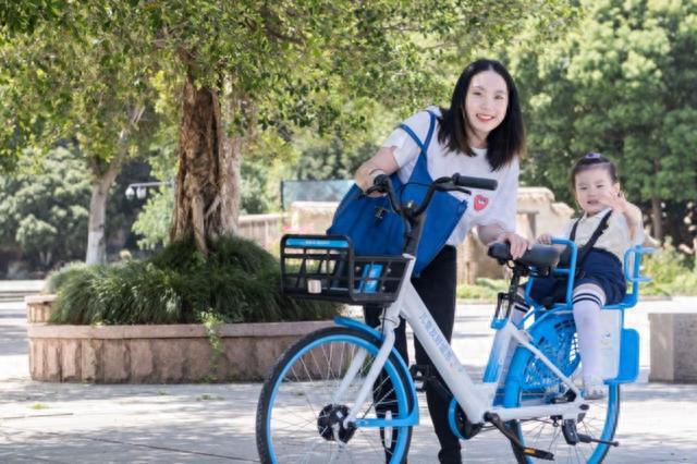 “歪，上海什么时候会有带儿童座椅的共享单车呀？”