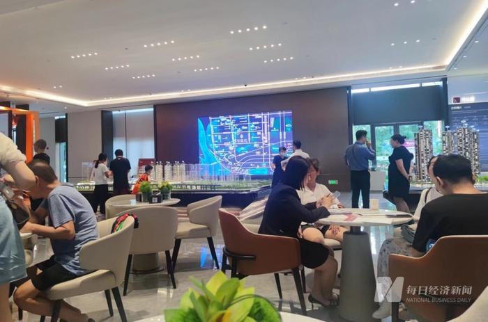 深圳寶安片區雙節期間某售樓處現場 每經記者 陳榮浩 攝