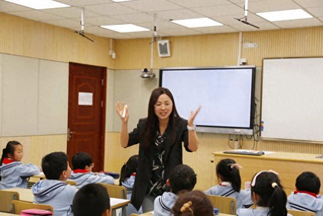 这位“老莘庄人”，带领闵行区实验小学走向“一校四区”优质均衡发展