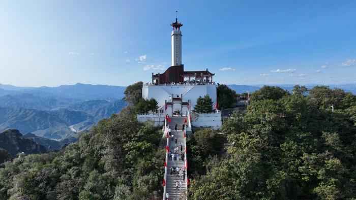 （组图）国庆假日：狼牙山景区红色旅游持续升温