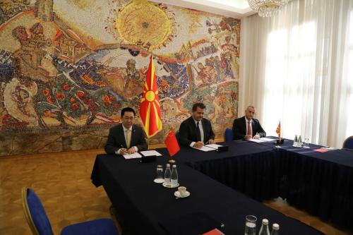 驻北马其顿大使张佐与北马方签署医疗卫生领域合作协议
