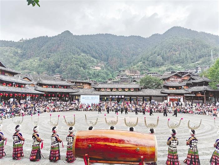 “品鉴茅台·醉美贵州”酒旅联动专项活动—— 金秋黔贵风日好 美酒美景醉游人