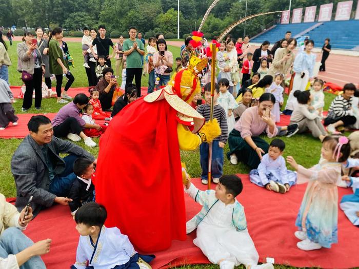 “穿越时空 梦回唐朝”——阜南县这家幼儿园的亲子活动有创意
