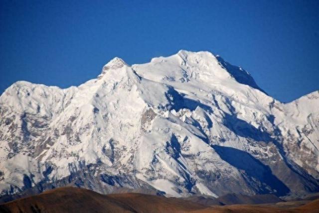 希夏邦马峰大雪崩，多人失踪遇难！户外人士：包括一名著名女登山者，六个月成功登顶13座8000米极高峰