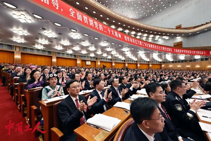 夜影像| 速存！工会十八大开幕式现场多图来袭，快来寻找中国工人镜头里的代表身影