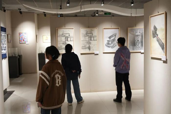 长春大学特教学院举行艺术专业课程作品展