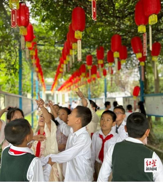 歌颂祖国伟大成就 驸马小学开展歌咏比赛