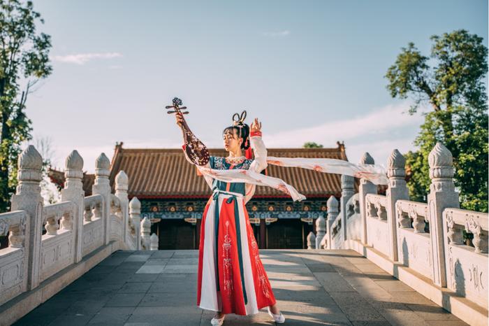 遂溪县孔子文化城景区。